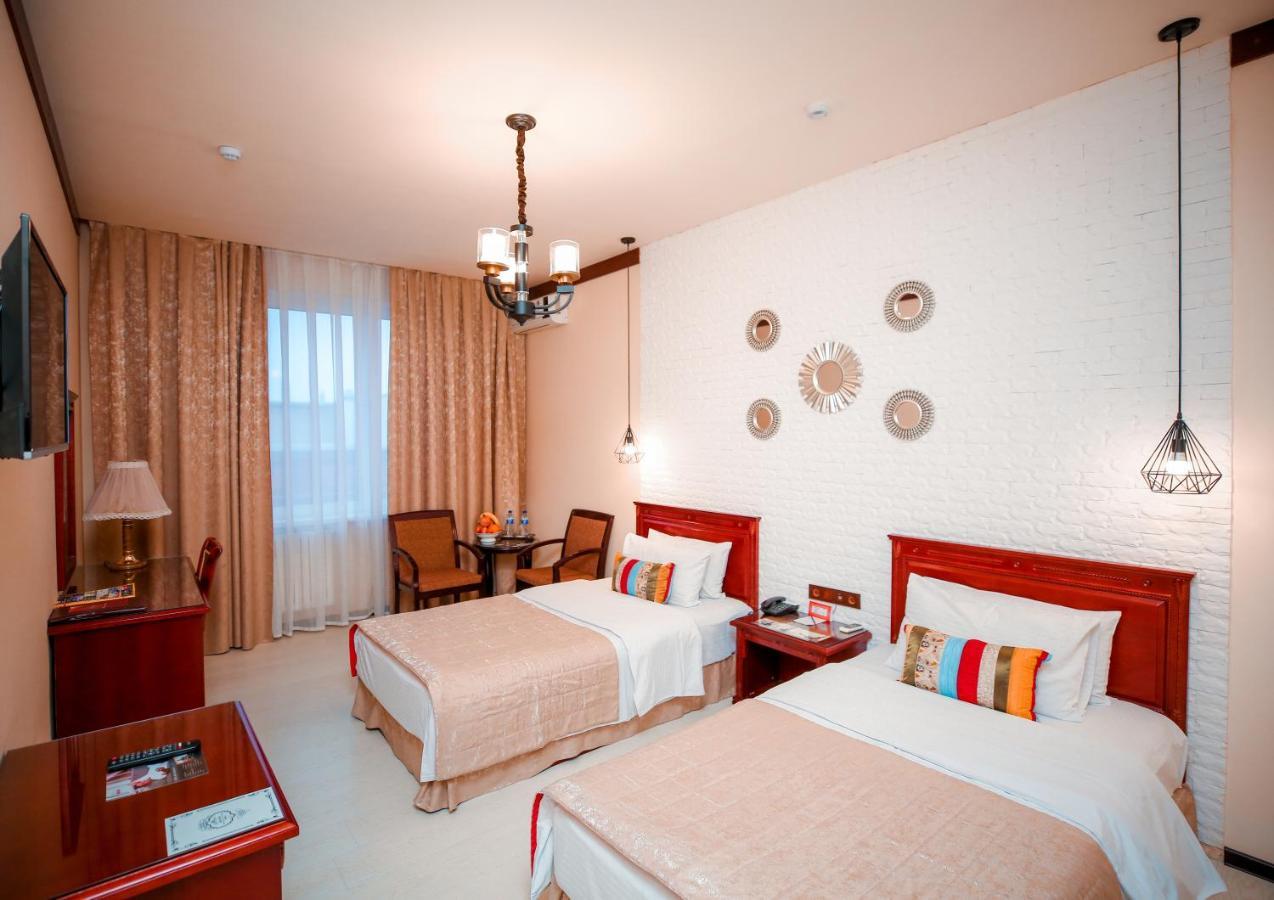 Asia Tashkent Hotel Buitenkant foto