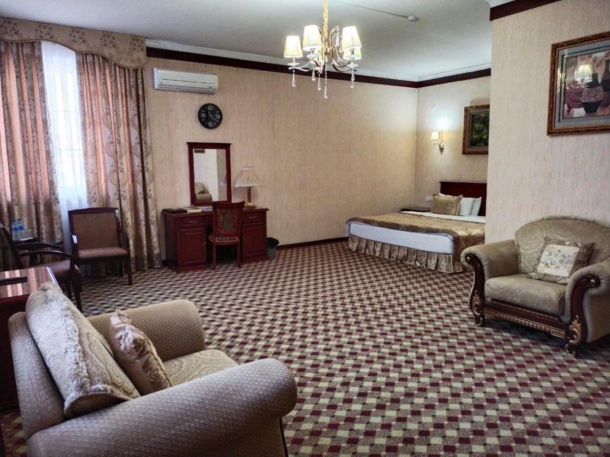 Asia Tashkent Hotel Buitenkant foto